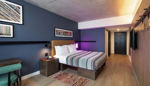 Habitación estándar, 1 cama de matrimonio grande, vistas a la ciudad