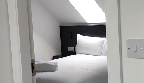 Modern 3 Bedroom Apartment