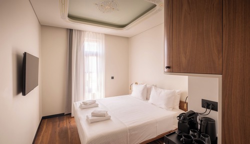 Habitación Deluxe doble, 1 cama de matrimonio, no fumadores, vistas a la ciudad