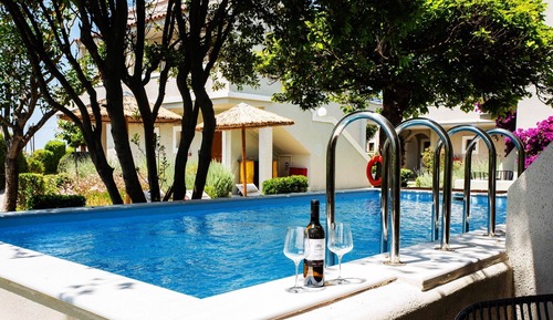 Habitación doble, vistas a la piscina