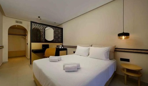 Habitación Deluxe doble, vistas parciales al mar
