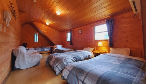 Habitación cuádruple, no fumadores (Log House with Sofa Bed)