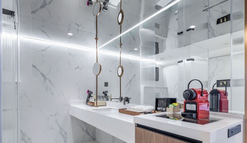 Habitación básica con 2 camas individuales