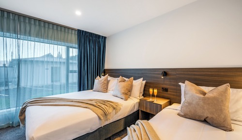 Habitación de lujo con 1 cama doble o 2 individuales, vistas a la montaña