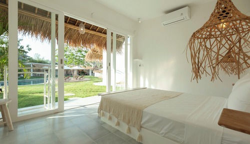 Habitación Deluxe doble, vistas a la piscina