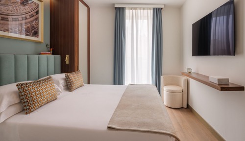 Deluxe Two Bedroom Apartment