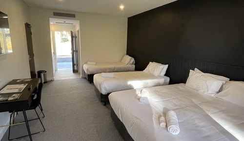 Habitación cuádruple estándar, patio, vistas al campo de golf