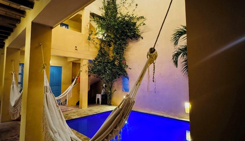 Habitación Deluxe doble, 1 cama de matrimonio grande, vistas a la piscina