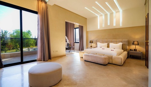 Suite superior, balcón, vistas a la piscina