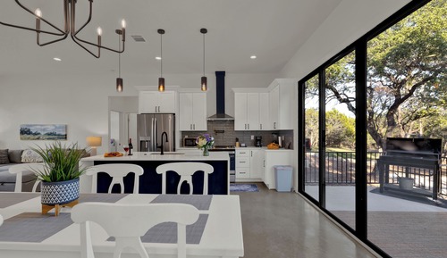Casa, varias camas, patio, vistas al jardín (407 Lamplight Rd.)