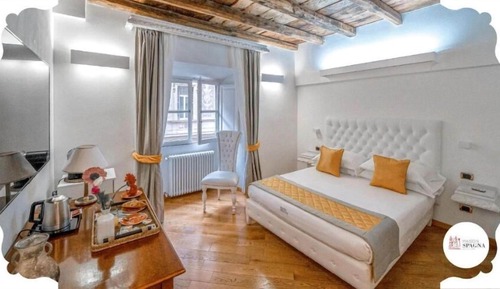 Habitación triple Deluxe, vistas a la ciudad (Spagna)