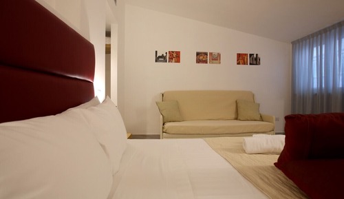 Habitación triple superior, vistas al jardín