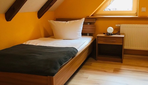 Apartamento familiar, 2 habitaciones, balcón, vistas al jardín