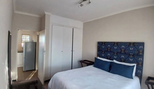 Apartamento, 1 habitación, balcón, vistas al jardín