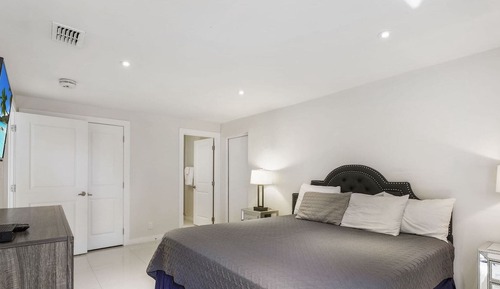 Apartamento Confort, 3 habitaciones, balcón, vistas al jardín