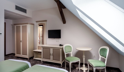 Habitación Confort con 2 camas individuales, balcón