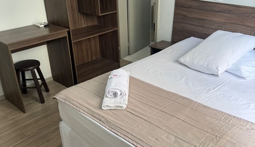 Habitación superior con 1 cama doble o 2 individuales