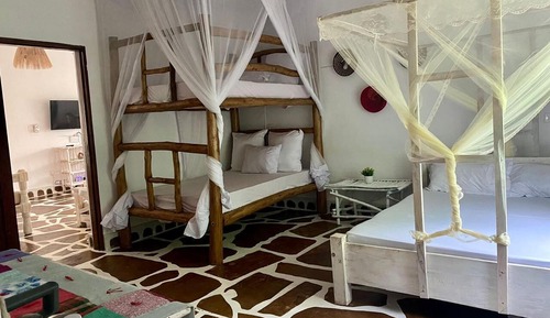 Habitación clásica con 1 cama doble o 2 individuales, vistas al patio