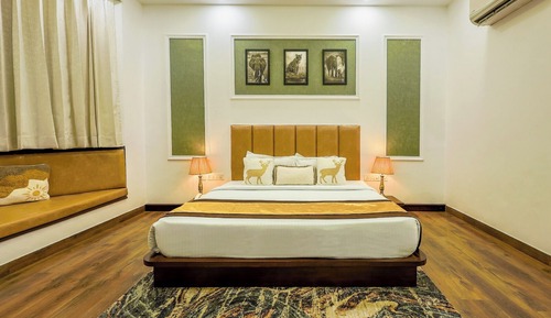 Habitación de lujo con 1 cama doble o 2 individuales, balcón, vistas al parque