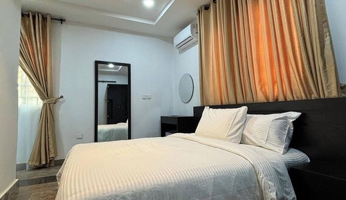 Habitación familiar, balcón, vistas a la ciudad