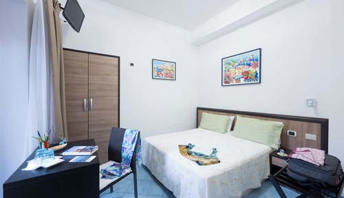 Habitación clásica con 1 cama doble o 2 individuales, patio, vistas al jardín