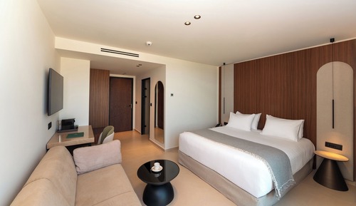 Superior High Floor Room with Panoramic Sea View & Jacuzzi