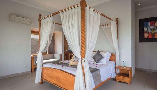 Habitación básica, 1 cama de matrimonio grande, piscina privada, vistas al mar