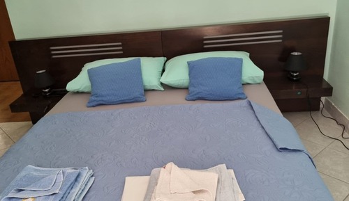 Estudio (Studio Apartment with Terrace with Se)