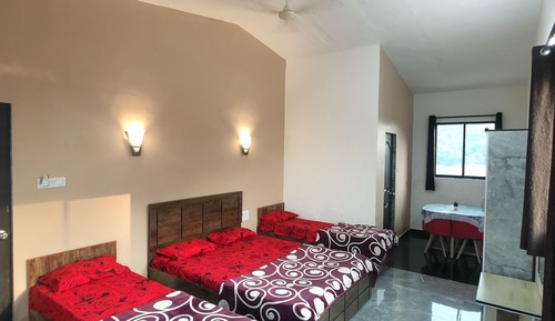 Habitación cuádruple, vistas al lago