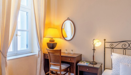 Habitación triple clásica, vistas a la ciudad