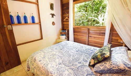 Casa, 2 habitaciones, patio, vistas al jardín