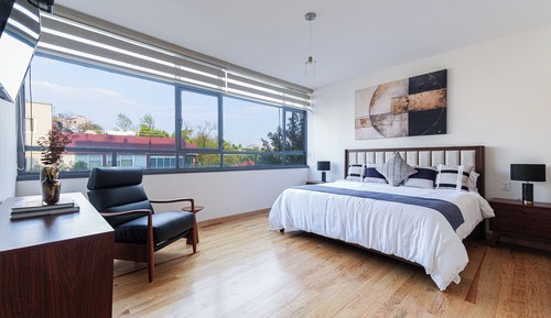 Apartamento superior, 2 habitaciones, cocina, vistas a la ciudad