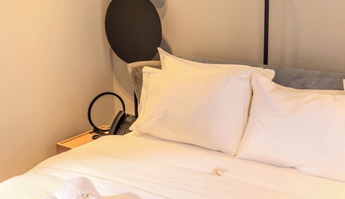 Habitación Confort doble, 1 cama de matrimonio, balcón, vistas a la ciudad