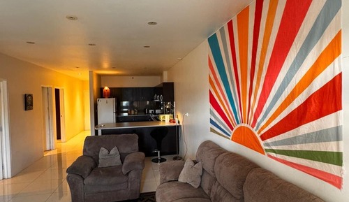 Apartamento, 2 habitaciones, balcón, vistas parciales al mar