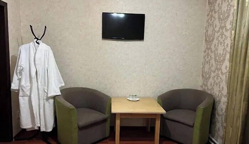 Habitación básica con 1 cama doble o 2 individuales
