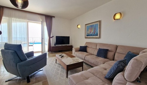 Villa familiar, vistas al mar