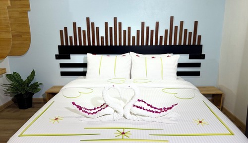 Habitación Deluxe con 1 cama doble o 2 individuales, balcón, vistas al jardín