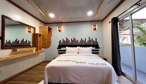 Habitación Deluxe con 1 cama doble o 2 individuales, balcón, vistas al jardín