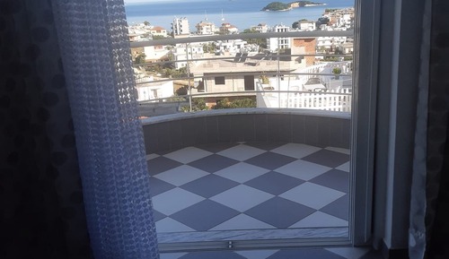 Apartamento clásico, balcón, vistas al mar