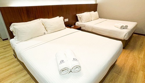 Habitación básica con 1 cama doble o 2 individuales
