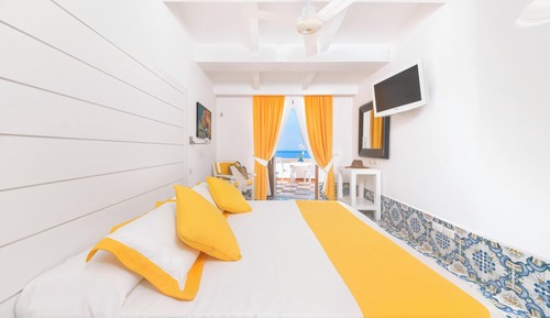 Habitación triple Deluxe, vistas al mar