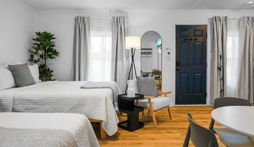 Estudio familiar, 2 camas de matrimonio, no fumadores, cocina básica