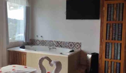 Suíte Deluxe com Hidromassagem