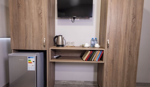 Habitación estándar con 1 cama doble o 2 individuales, vistas a la ciudad