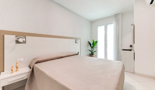 Apartamento, 3 habitaciones, terraza, en una planta alta