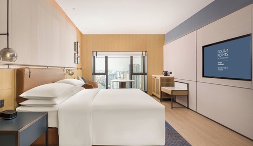 Habitación superior, 1 cama de matrimonio grande, vistas a la ciudad