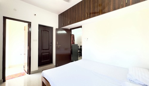 Apartamento superior, 1 habitación, cocina, vistas a la ciudad