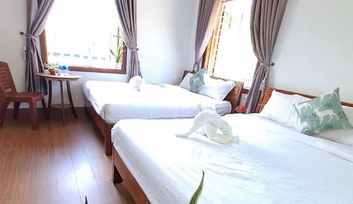 Habitación cuádruple básica, baño compartido, planta baja