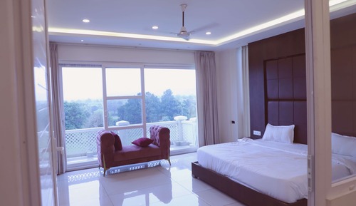 Suite de lujo, balcón, vistas al jardín