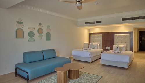 Suite, Balcony, Pool View